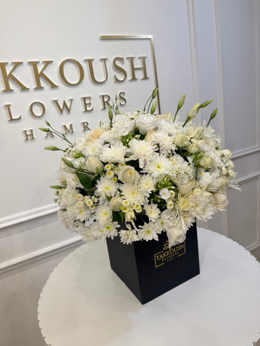 White Blooms Hatbox – Snowfall Luxe