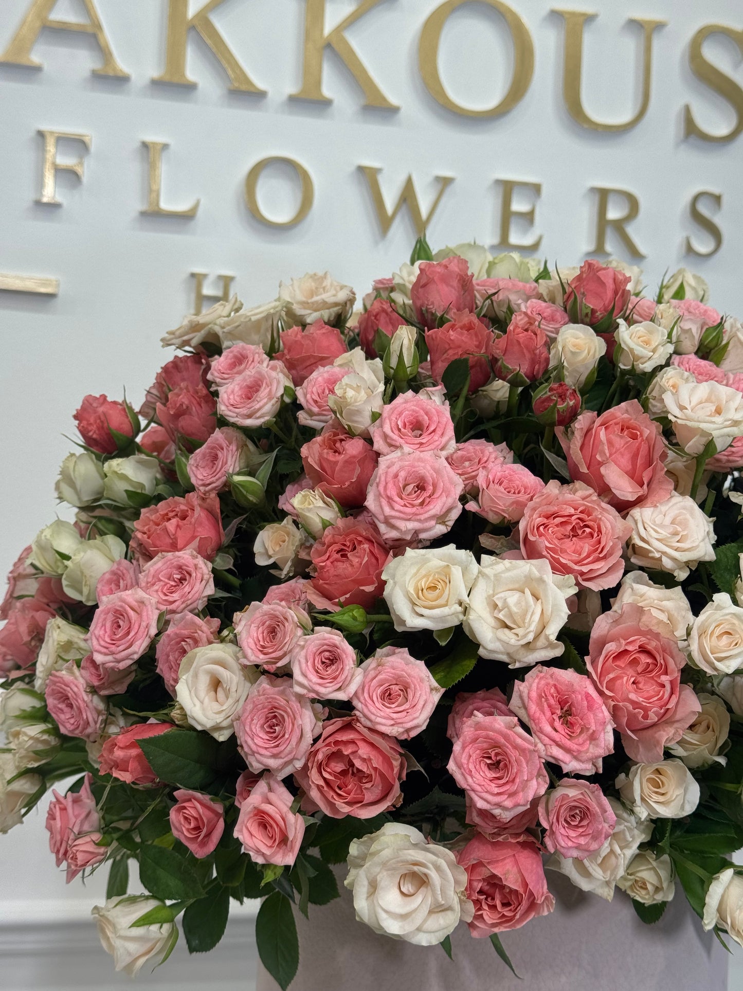 Pink & White Roses Hatbox – Sweet Pearl